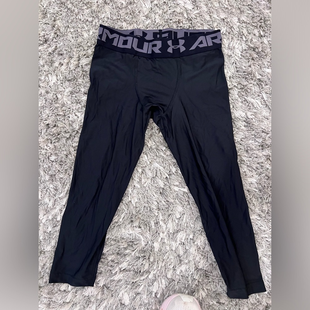 Under armour crop leggings. Mens medium